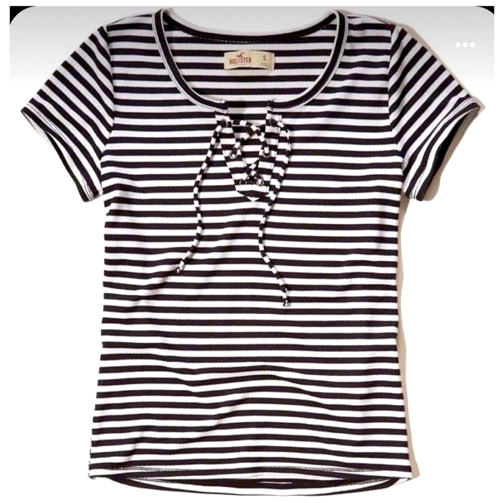 Hollister Lace-Up Ribbed Tee